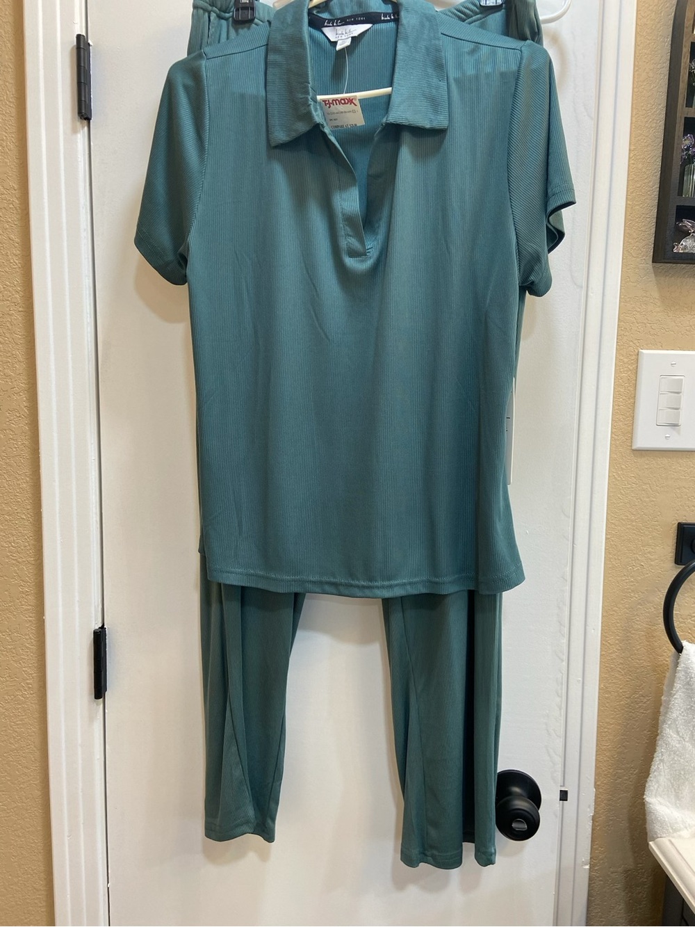 Nicole Miller Ribbed Teal Top and Pants Set